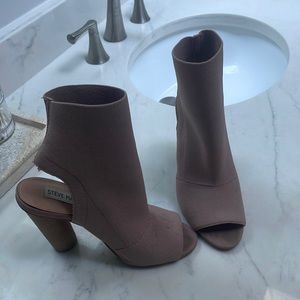 Steve Madden YOUNG cut out heels